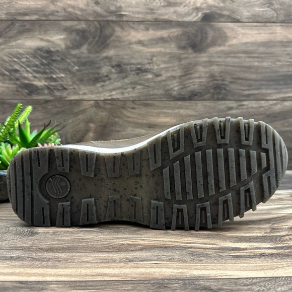 NIB Earth Elements 10M Skill Snow Winter Chukka Lug Sole Boots Suede Taupe - Picture 8 of 11